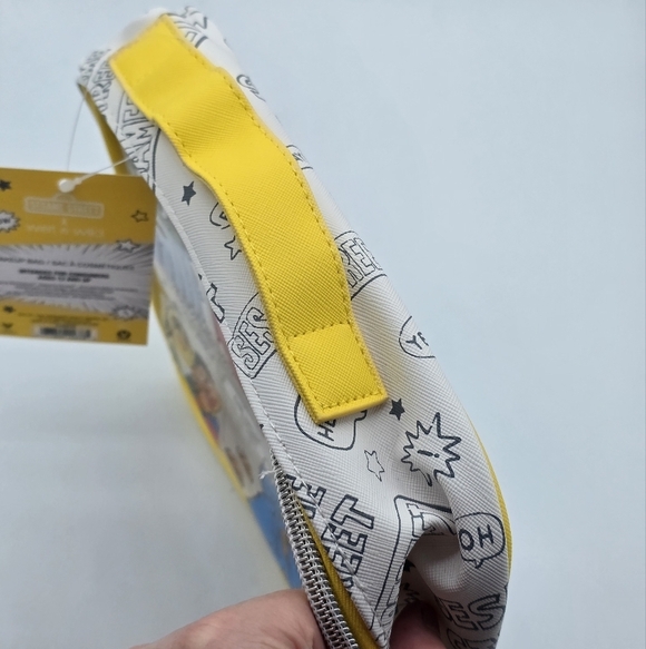 Wet n Wild x Sesame Street Yellow & White Makeup Bag - Picture 4 of 7